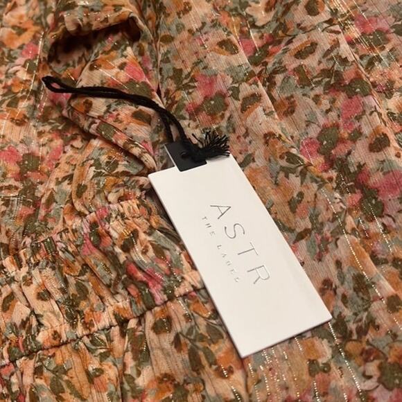 Astr The Label Hart Floral Cold Shoulder Cutout Peplum Top SZ L NWT Romantic Y2K - Picture 5 of 10